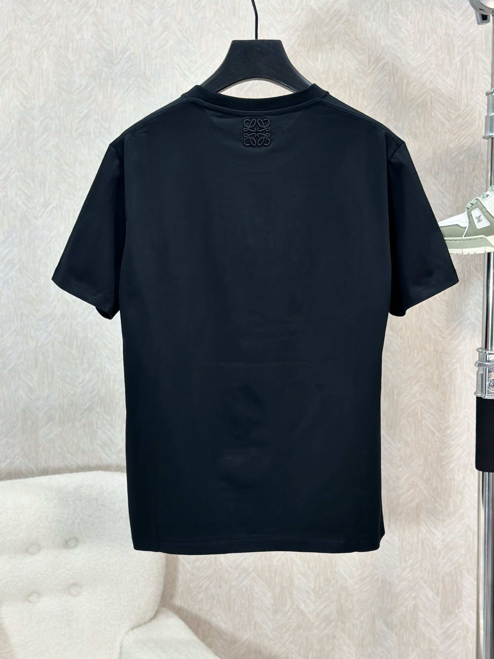 Áo phông T-shirt Loewe Đen họa tiết mặt trắng Thỏ thêu Like Auth on web VTN